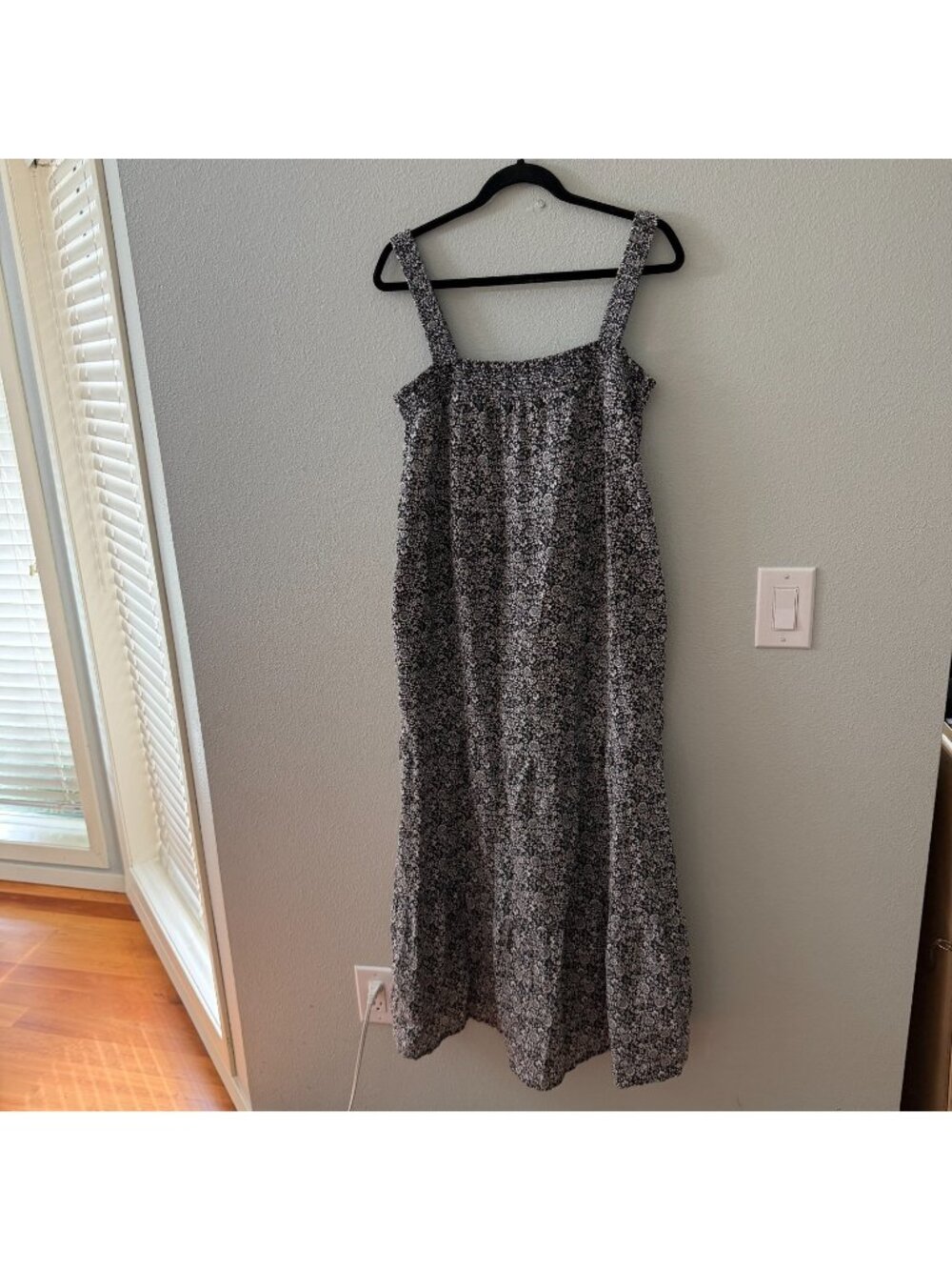Pact Organic Coastal Gauze Strappy Tiered Maxi Dress MEDIUM Black Floral